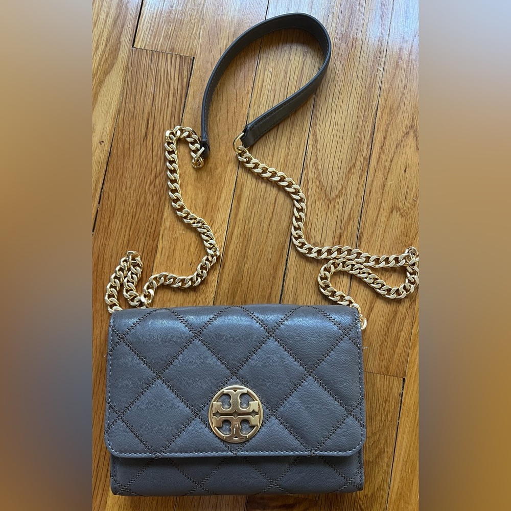Tory Burch Leather Willa Chain Wallet In Volcanic Stone / Gray / Gold MSRP: $398